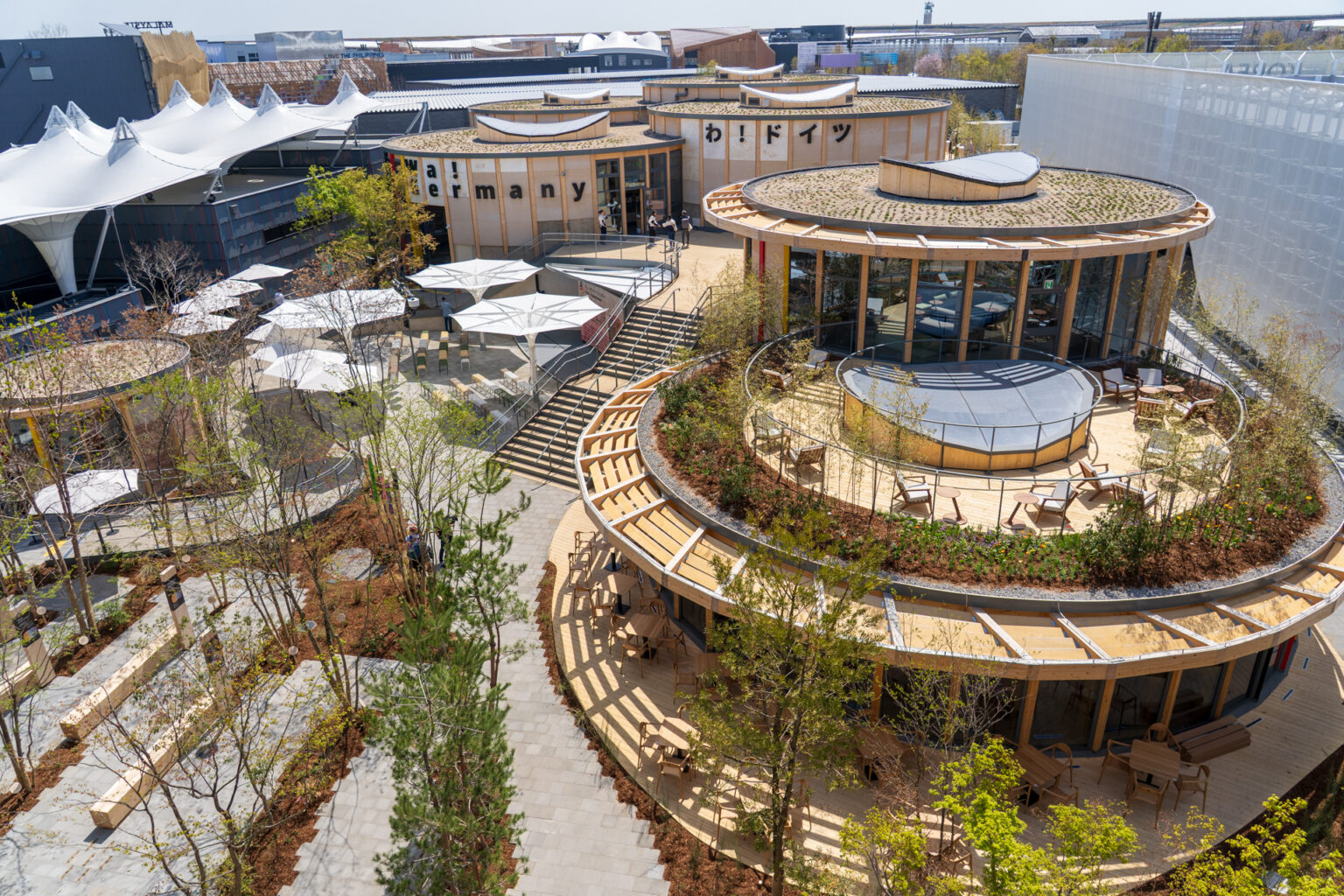 すべてが「わ!」の万博・ドイツパビリオンは音声ガイドのマスコットとの触れ合いが楽しい&さみしい? 伝統料理レストランも併設 – トラベル Watch すべてが「わ!」の万博・ドイツパビリオンは音声ガイドのマスコットとの触れ合いが楽しい&さみしい? 伝統料理レストランも併設 - トラベル Watch