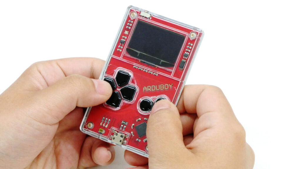 ゲームボーイライクな小型ゲーム機「Arduboy」の開発者がトランプ関税により「廃業に追い込まれる」と語る - GIGAZINE