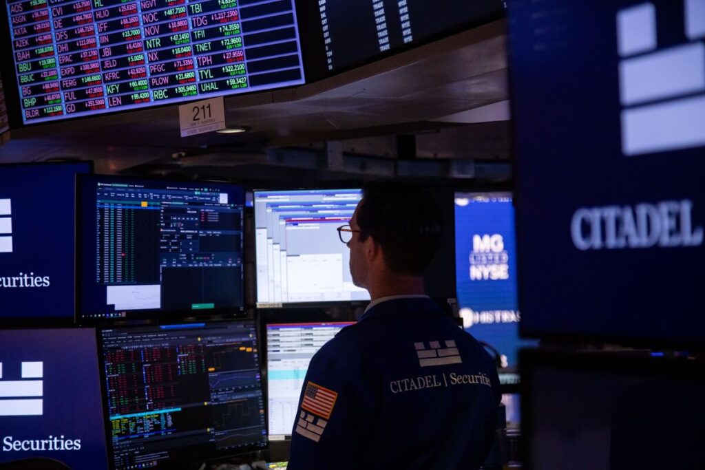 勝ち目ない米国債、相互関税オンでもオフでも売り-2年債利回り上昇 – Bloomberg 勝ち目ない米国債、相互関税オンでもオフでも売り-2年債利回り上昇 - Bloomberg