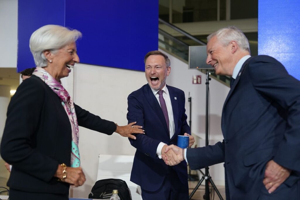 ＥＣＢが介入ならドイツは反対も、選挙に伴う仏債急落のシナリオ - Bloomberg