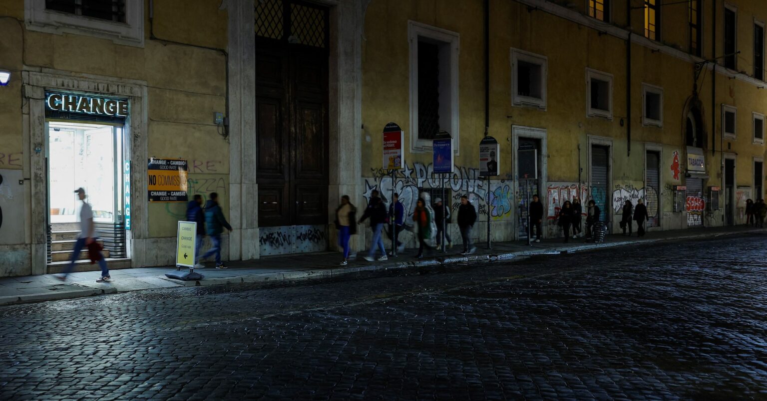 イタリア、今年と来年のＧＤＰ予想を下方修正の見通し＝関係筋 | ロイター