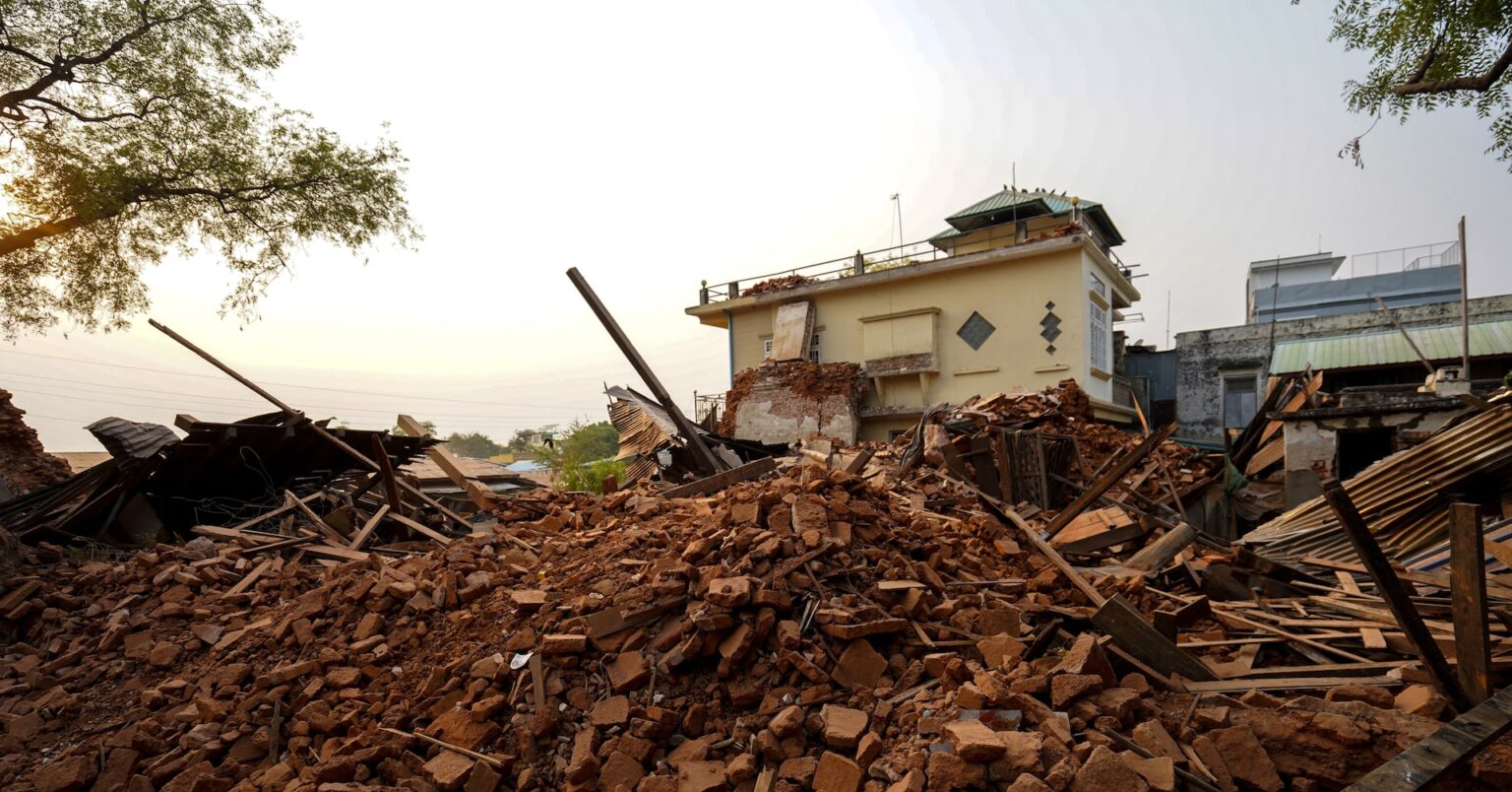 アングル：ミャンマー大地震、金目当ての偽ニュース・動画が拡散 | ロイター