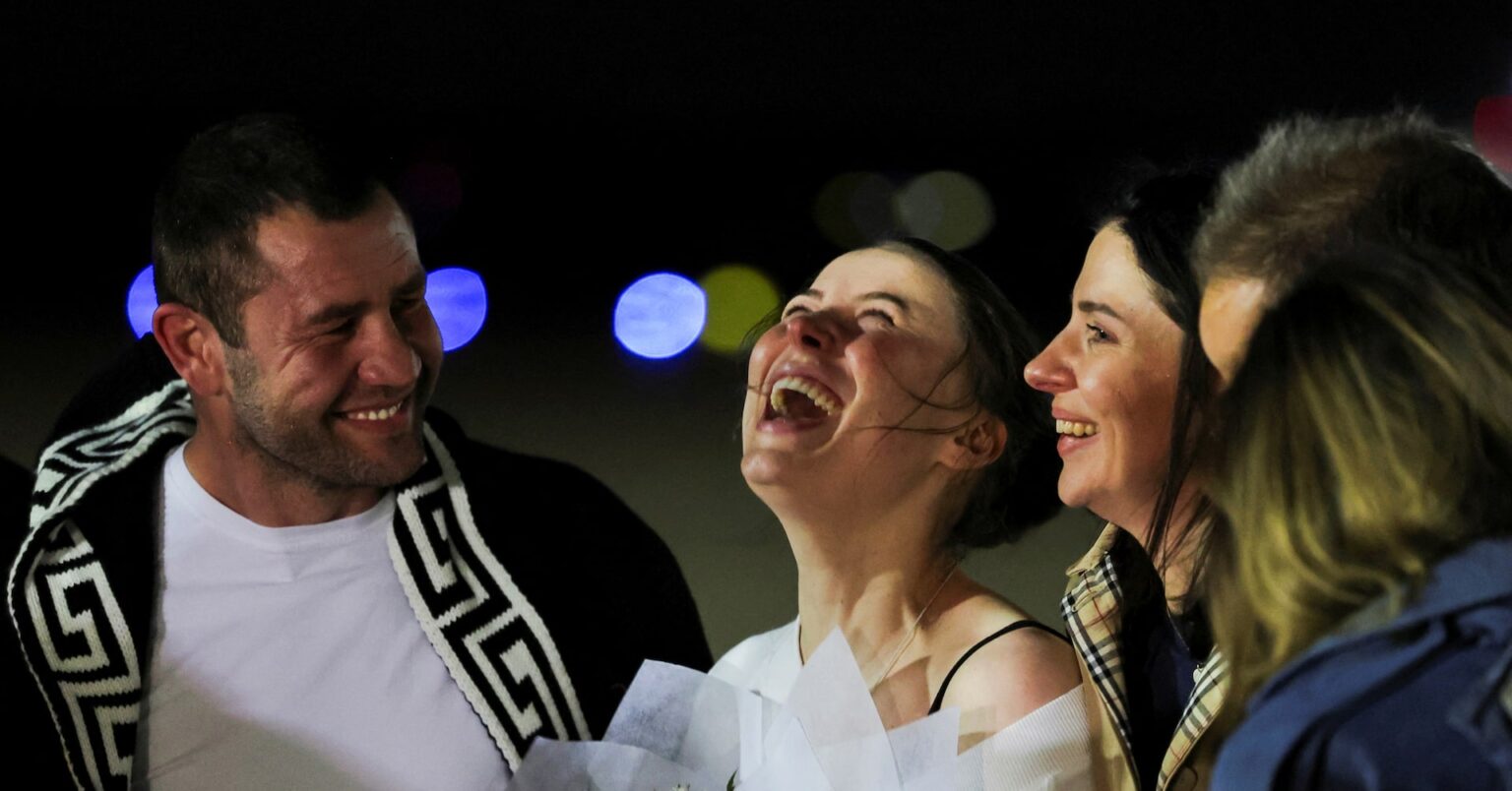 米ロが収監者交換、慈善団体への寄付巡り拘束の女性が米に帰国 | ロイター