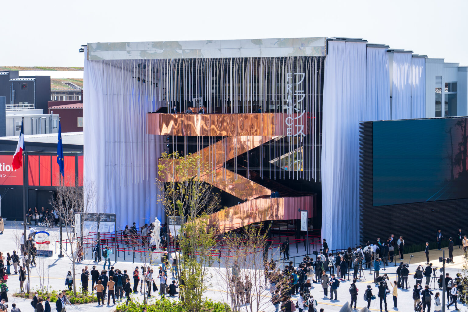 ノートルダム×ジブリやヴィトン、ディオールなど「愛の讃歌」がテーマの万博・フランスパビリオン – トラベル Watch ノートルダム×ジブリやヴィトン、ディオールなど「愛の讃歌」がテーマの万博・フランスパビリオン - トラベル Watch