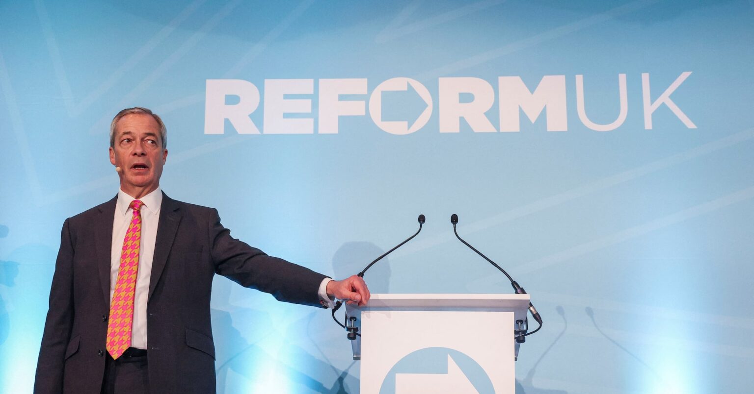 英右派リフォームＵＫ支持率、与党との差1ポイントに迫る＝世論調査 | ロイター