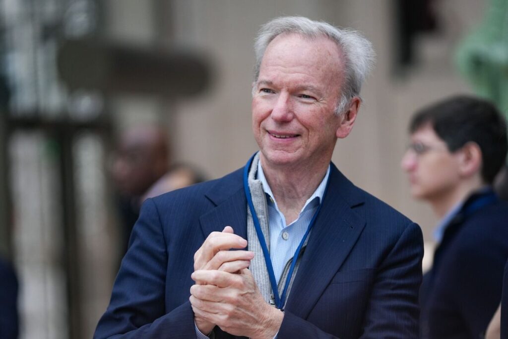 ＡＩ開発競争、電力確保の鍵はカナダ－グーグル元ＣＥＯシュミット氏 - Bloomberg