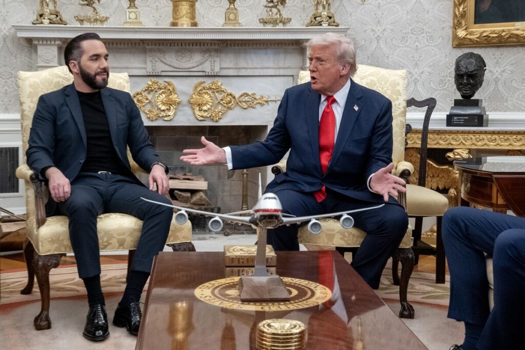 トランプ氏、エルサルバドルの刑務所増設促す-米国の犯罪者収監で – Bloomberg トランプ氏、エルサルバドルの刑務所増設促す-米国の犯罪者収監で - Bloomberg