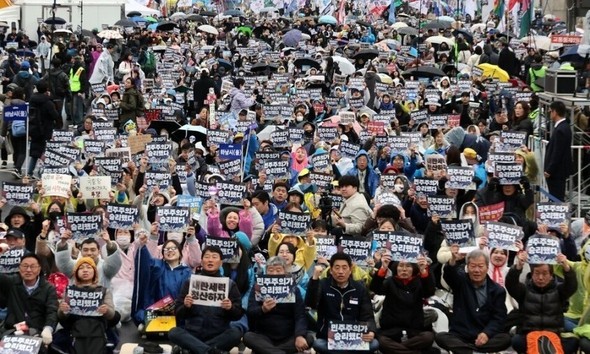 ＳアンドＰ、韓国の信用格付け「ＡＡ」据え置き…「政治分裂で経済回復は懸念」 - ハンギョレ新聞
