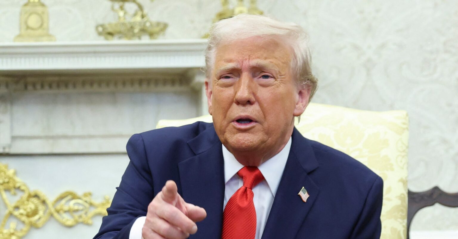 トランプ氏、イラン巡り作戦指令室で会議　2回目協議控え | ロイター