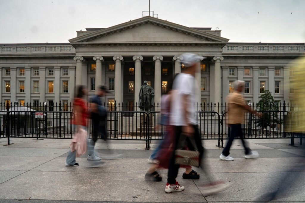 日本とカナダ、２月の米国債買い越し上位に－波乱前に海外勢の保有増 - Bloomberg