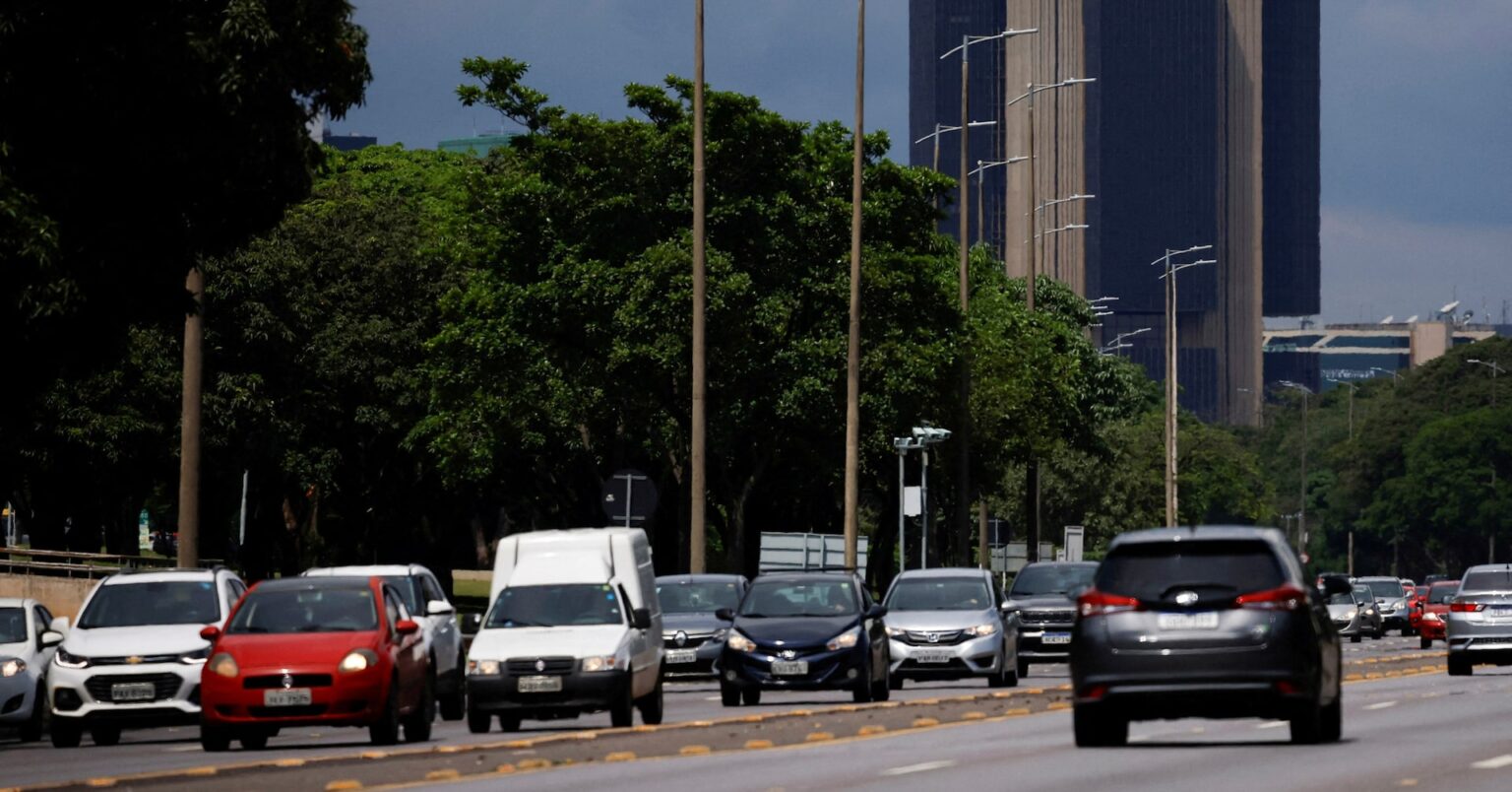 ブラジル、金利変動型国債の割合が過去最高　公的債務の再検討リスク高まる | ロイター