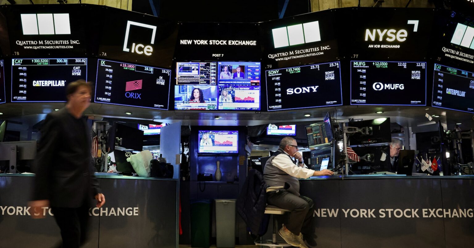 カナダの米株購入、2月は過去最高　大型ハイテク・金融中心に | ロイター