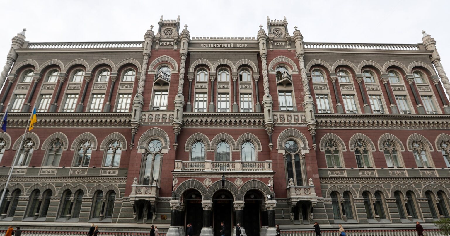 ウクライナ中銀、金利据え置き 25年成長率予想を3.1％に下方修正 | ロイター