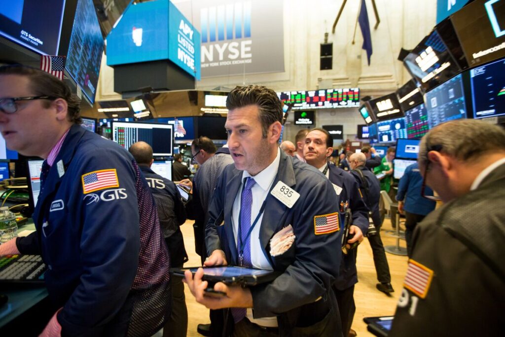 米国資産売り加速、ＦＲＢ独立性に疑問符－トランプ氏再び利下げ要求 - Bloomberg