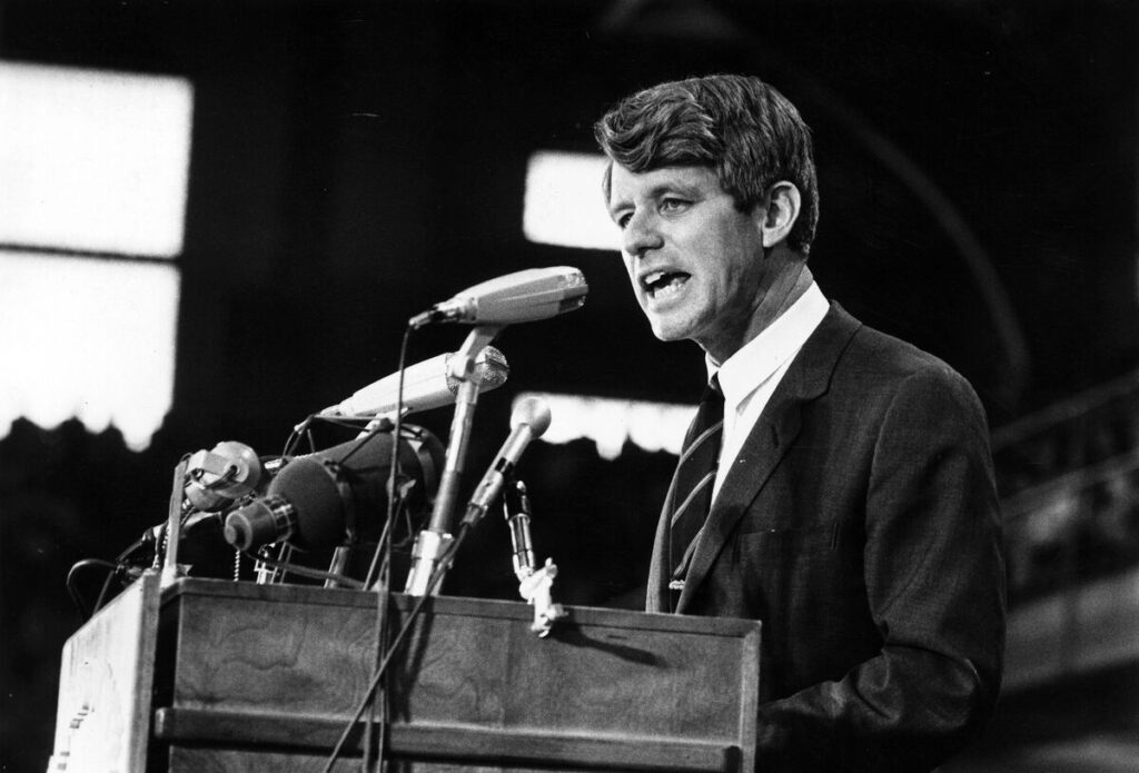 トランプ政権、1968年のケネディ元司法長官暗殺事件の機密文書を開示 - Bloomberg