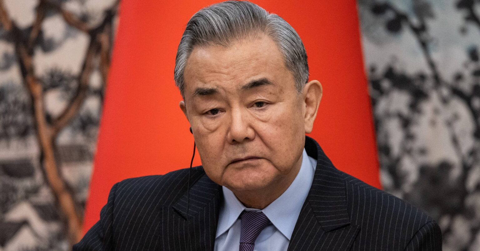 中国外相、英・ＥＵに多国間貿易体制擁護呼びかけ　米関税に対抗 | ロイター