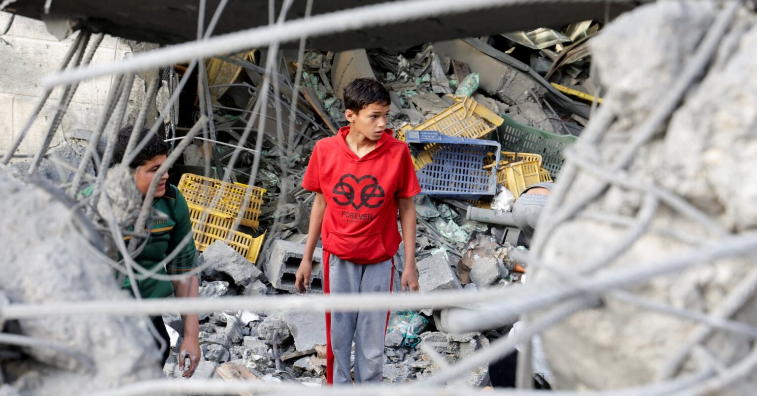 イスラエル、ガザ攻撃強化　封鎖でポリオ予防接種停止 | ロイター