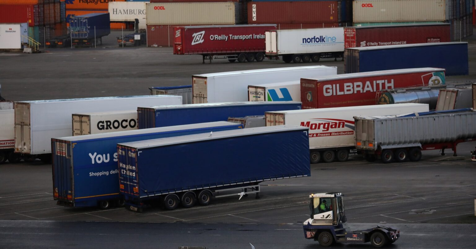 米国、英国に自動車関税10％から2.5％への引き下げ要求へ＝ＷＳＪ | ロイター