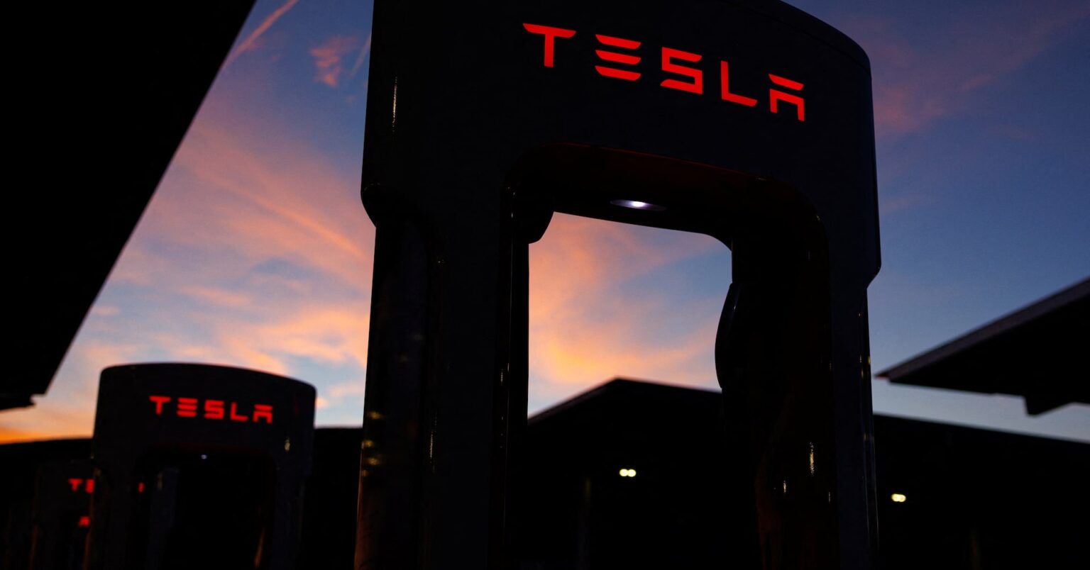 テスラ、第1四半期売上高が予想下回る　マスク氏「経営に時間割く」 | ロイター