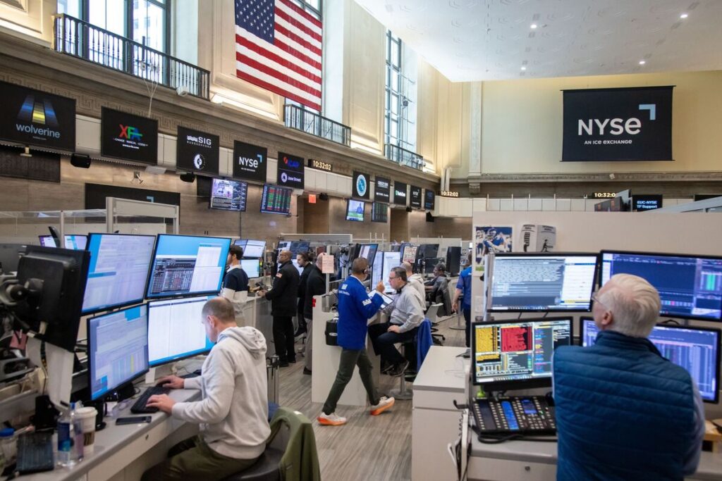 【米国市況】株反発、貿易交渉進展への期待で－ドル141円台半ば - Bloomberg