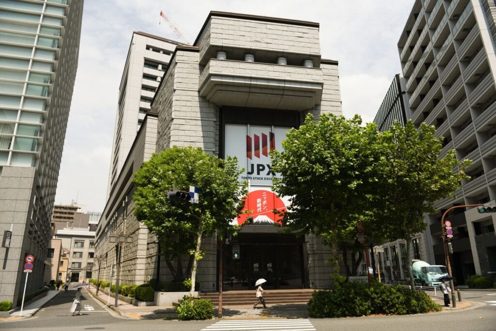 日本株は上昇へ、米ハイテク高やトランプ氏発言好感－輸出関連に買い - Bloomberg