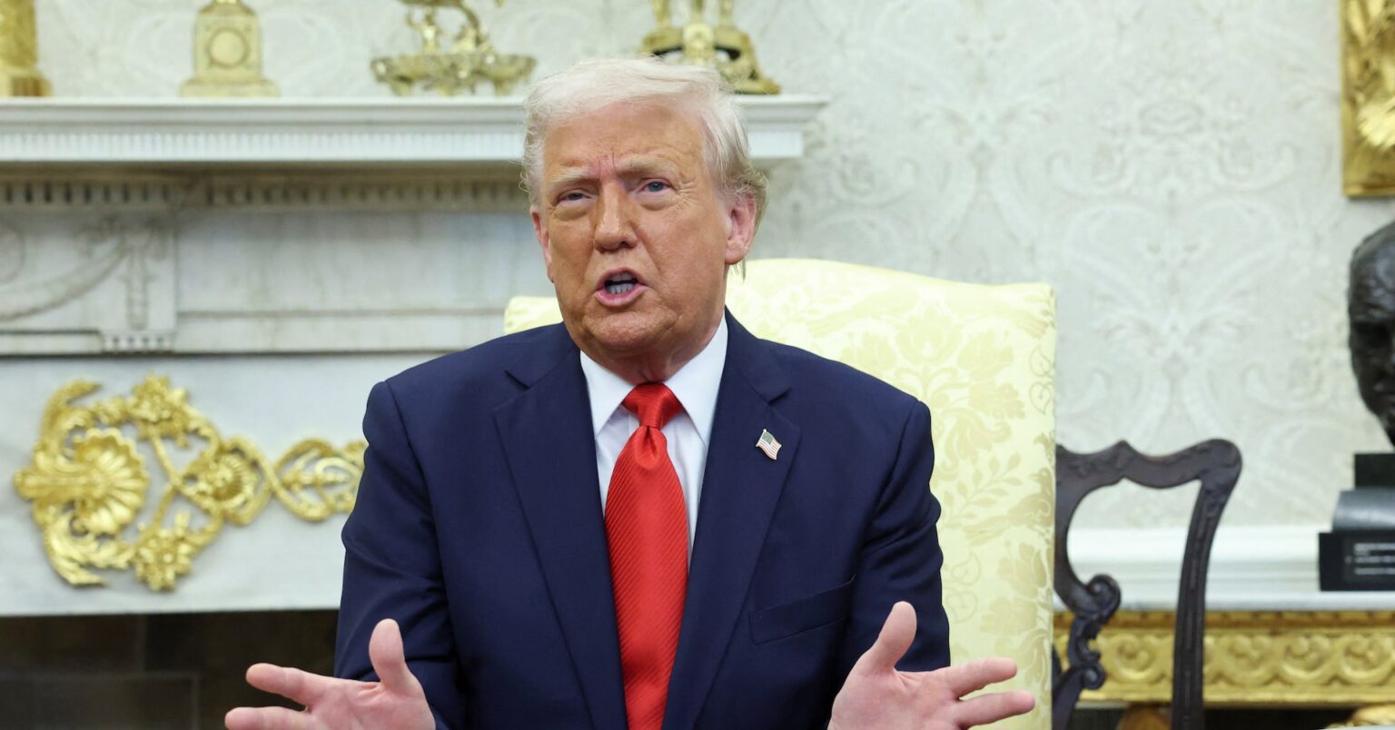 トランプ氏支持率2期目で最低に、権力拡大に懸念＝調査 | ロイター