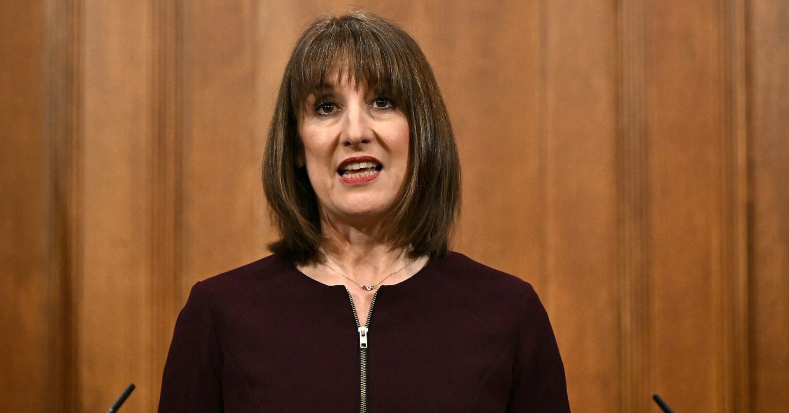 米国との貿易協定締結は急がない＝リーブス英財務相 | ロイター