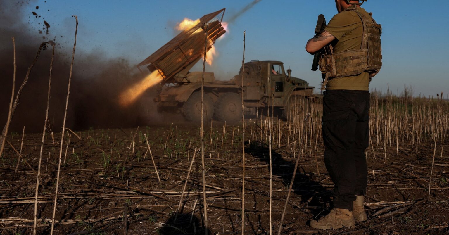 トランプ氏とゼレンスキー氏また衝突、クリミア巡る考えに隔たり | ロイター