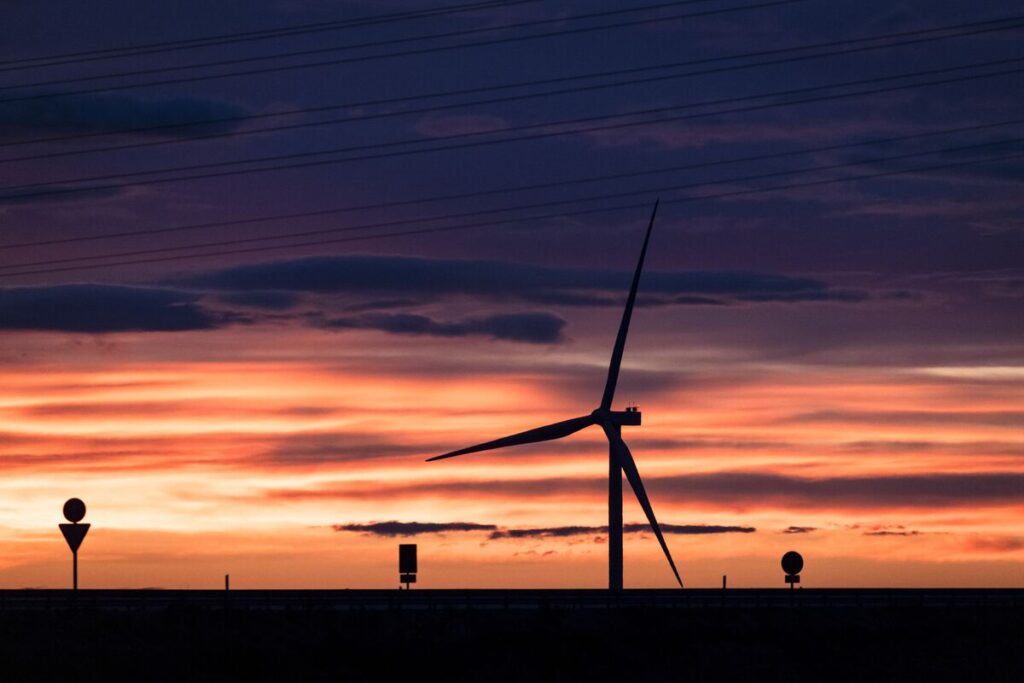 ヘッジファンド、アジアと欧州に活路－トランプ政権の反グリーン政策 - Bloomberg