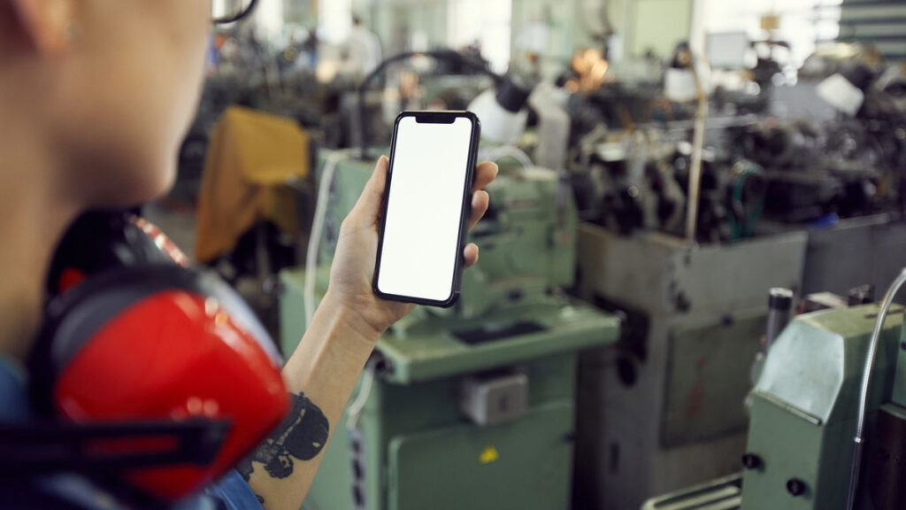 iPhone生産拠点のインド移転に中国が抵抗、iPhone 17の生産機械が輸出申請を却下される例も - GIGAZINE