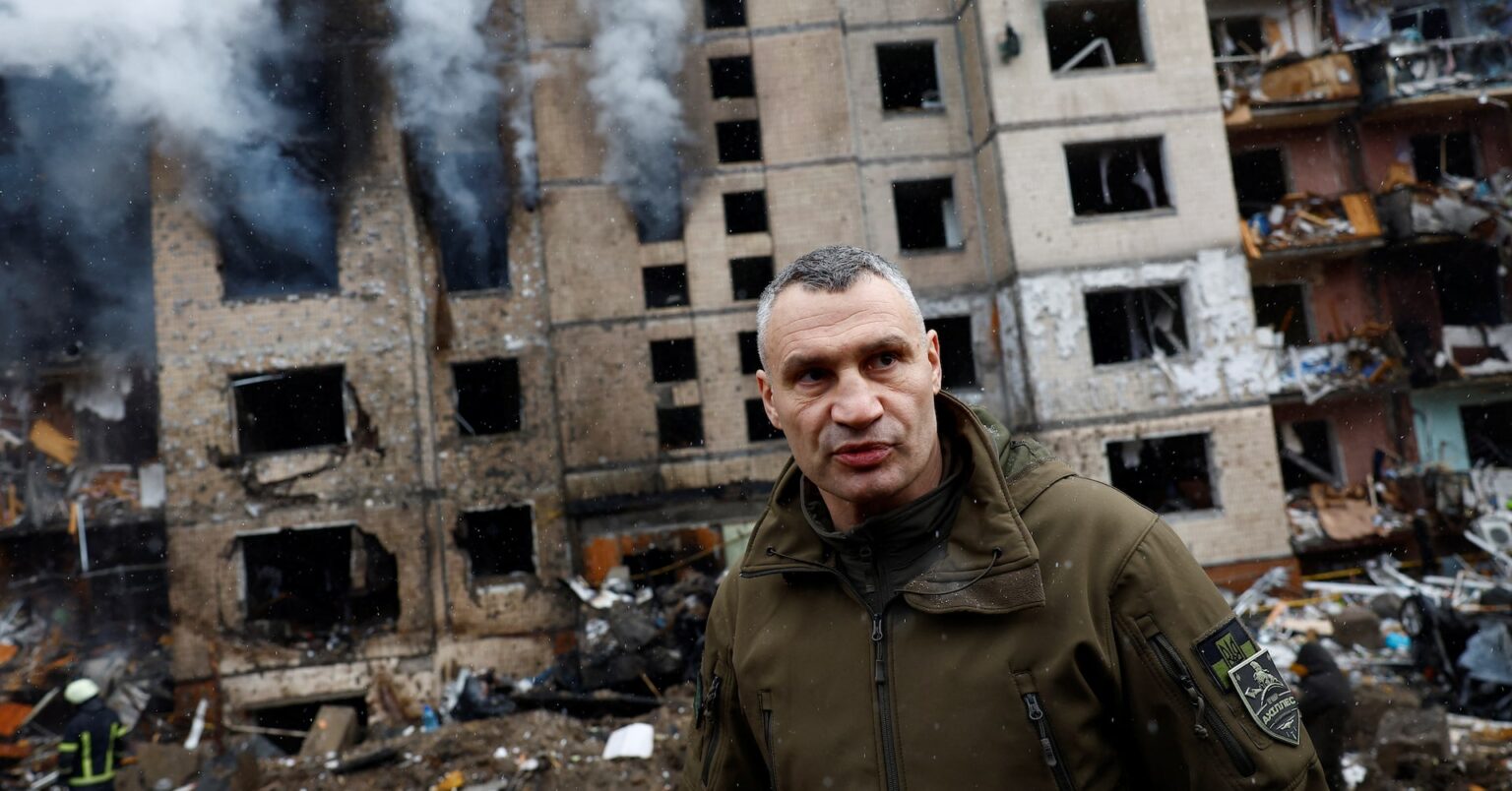 ウクライナ、一時的な領土放棄が必要になる可能性＝キーウ市長 | ロイター