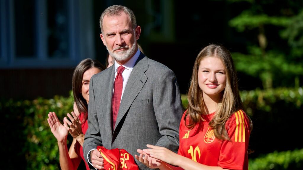 EURO2024を制したスペインサッカー代表、フェリペ国王一家を表敬訪問 | Vogue Japan