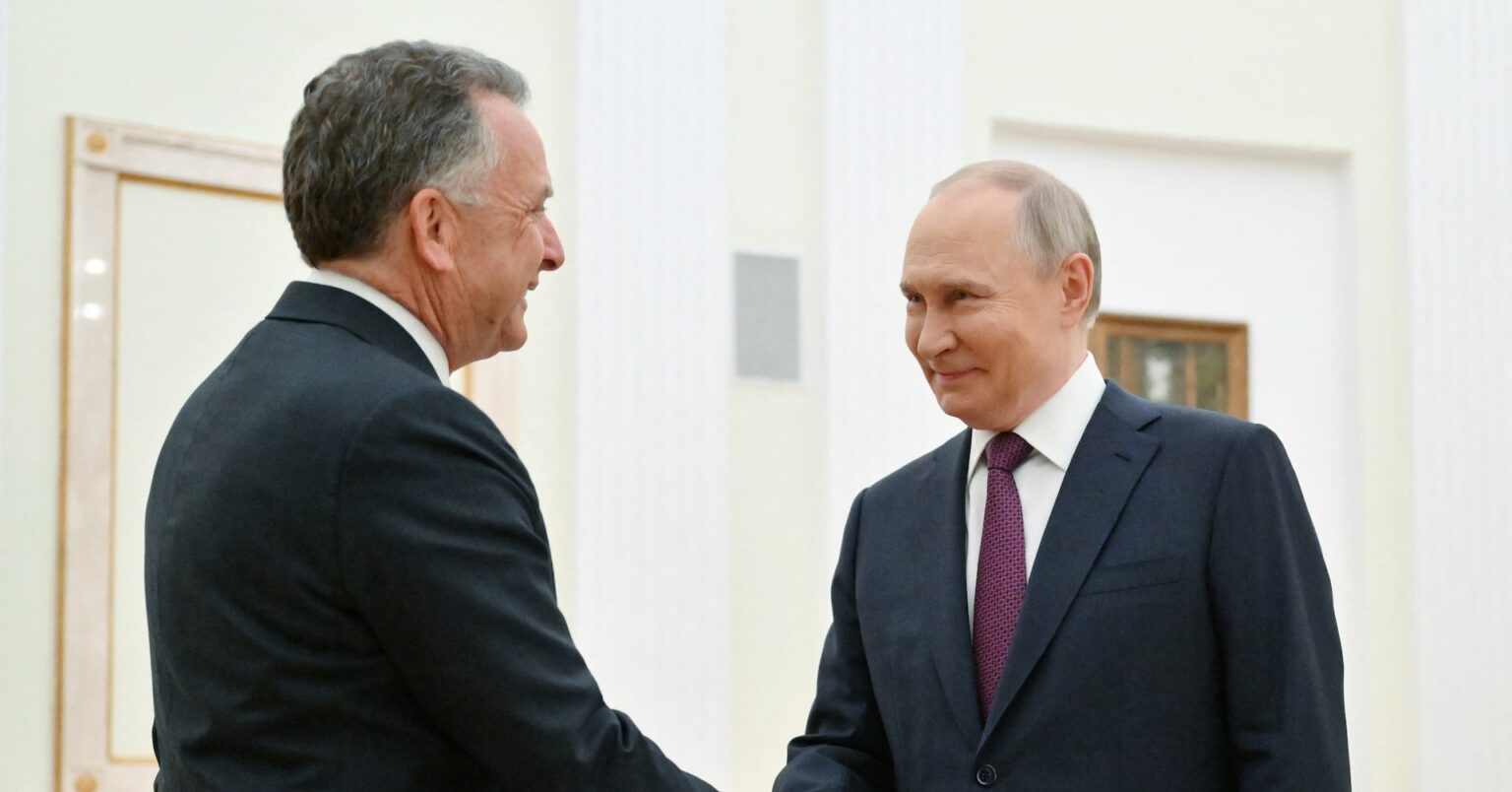 トランプ氏側近特使がプーチン氏と会談、ロシア「米ロの立場接近」 | ロイター