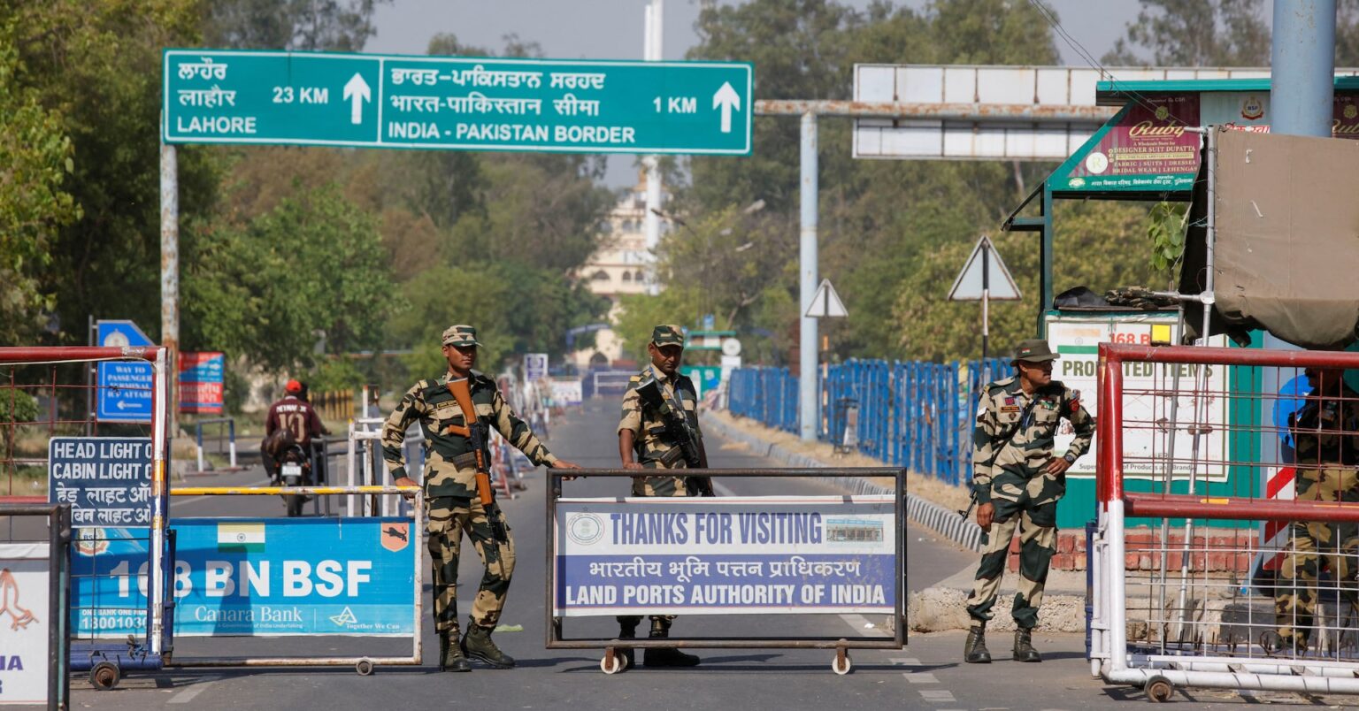 インド陸軍司令官、カシミール地方視察へ パキスタンとの緊張高まる | ロイター インド陸軍司令官、カシミール地方視察へ パキスタンとの緊張高まる | ロイター