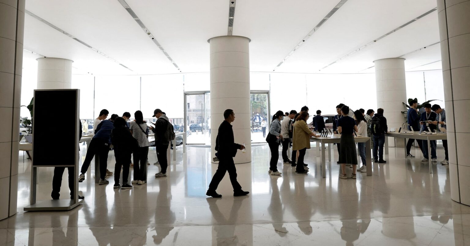 中国ファーウェイが新型AI半導体開発、エヌビディア代替=報道 | ロイター 中国ファーウェイが新型AI半導体開発、エヌビディア代替=報道 | ロイター