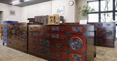 華麗かつ重厚感のある意匠が魅力、仙台箪笥　訪日客に人気、現代的な商品作りも模索 ｜ 共同通信