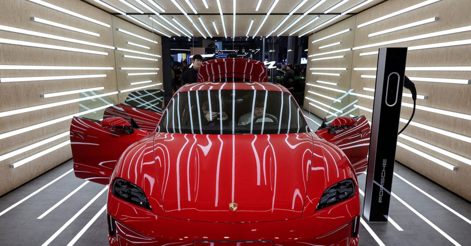 独ポルシェ、通期の業績予想引き下げ 第1四半期は中国が不振 | ロイター 独ポルシェ、通期の業績予想引き下げ 第1四半期は中国が不振 | ロイター