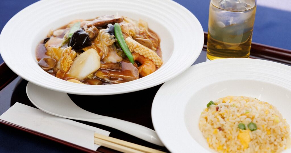 藤井名人は五目焼きそば、永瀬九段は握り寿司 名人戦第2局昼食 - 毎日新聞