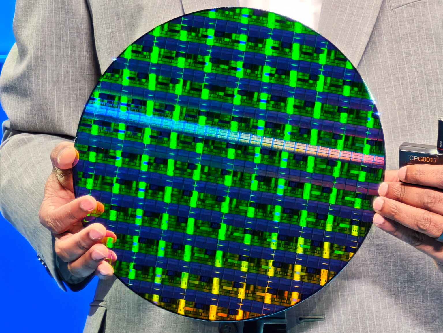 4年間で12.7兆円をつぎ込んだIntel Foundryの次なるステップ – PC Watch 4年間で12.7兆円をつぎ込んだIntel Foundryの次なるステップ - PC Watch