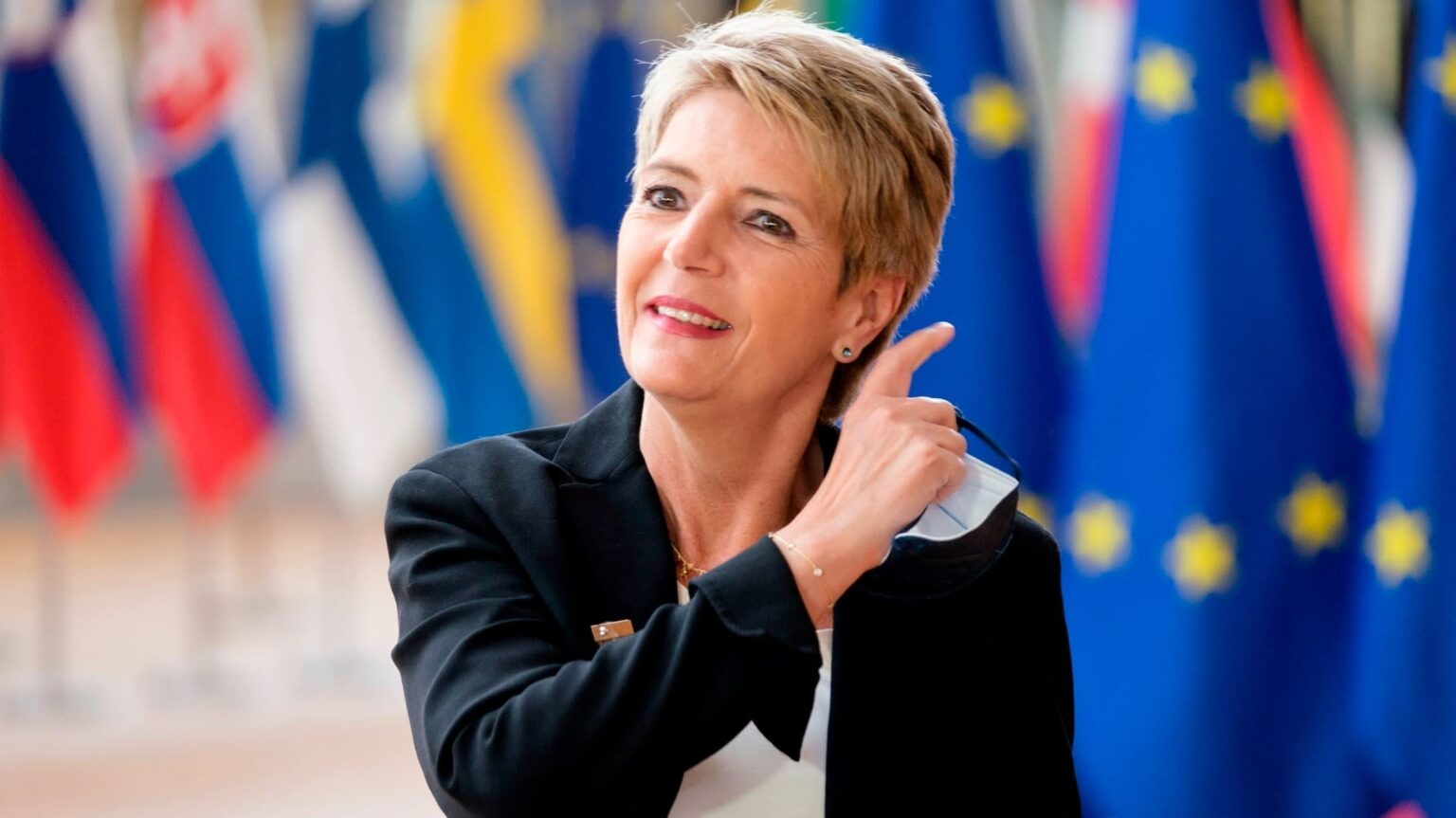 スイスは、トランプショックに応じてより緊密なEUの関係を求めています - スイス大統領は、英国首相とともに、初めて非公式のEU財務大臣の会議に出席します