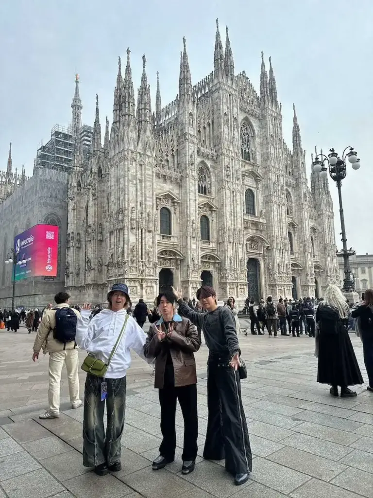 ミセス大森元貴　メンバーとイタリア訪問を報告　おちゃめな3ショットにファン「3人一緒うれしい」― スポニチ Sponichi Annex 芸能