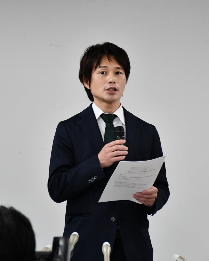 山形県西川町長にパワハラ疑惑 誓約書拒否され襟元つかむ 元職員が人権救済申し立て（産経新聞） - Yahoo!ニュース - Yahoo!ニュース