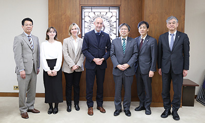 駐日欧州連合(EU)代表部特命全権大使が来学しました | トピックス | ニュース 駐日欧州連合(EU)代表部特命全権大使が来学しました | トピックス | ニュース