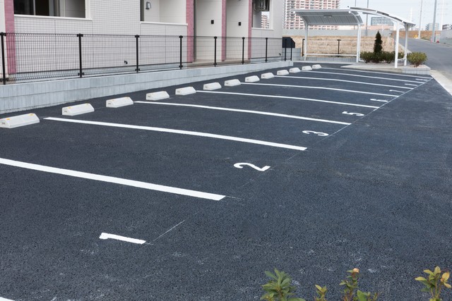 「無断駐車で1万円」“罰金”貼り紙→実際は共用 ネットで炎上、ドラッグストア本社が謝罪 - Yahoo!ニュース