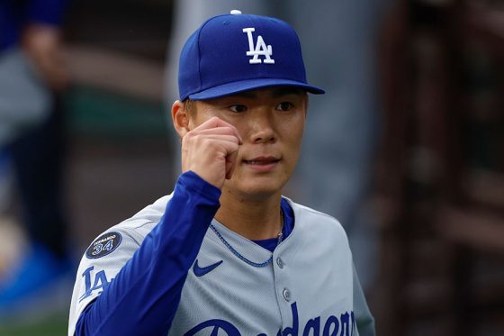 山本由伸が明かす「大谷ポーズ」の真相　同僚を"真似"して学習…「全員で一緒に」 | Full-Count