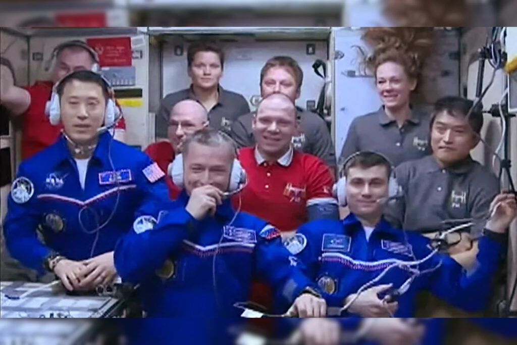 米国とロシアの宇宙飛行士3人、宇宙船「ソユーズ」でISS到着 – UchuBiz 米国とロシアの宇宙飛行士3人、宇宙船「ソユーズ」でISS到着 - UchuBiz