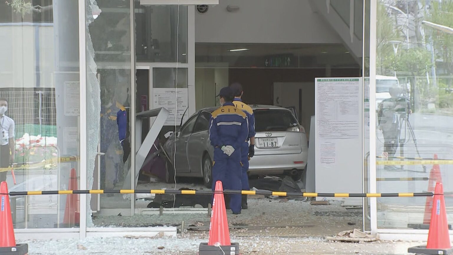 【速報】千葉徳洲会病院に乗用車が突っ込む　病院にいた5人けが　運転手の80代の男性は意識もうろうの状態（TBS NEWS DIG Powered by JNN）