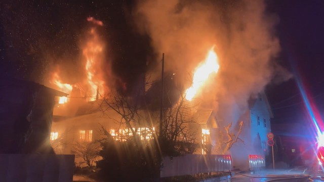 「ドンドンと爆発音が…」火が徐々に大きくなり住宅が全焼 未明の火災に一時騒然 青森県弘前市（青森放送） - Yahoo!ニュース - Yahoo!ニュース