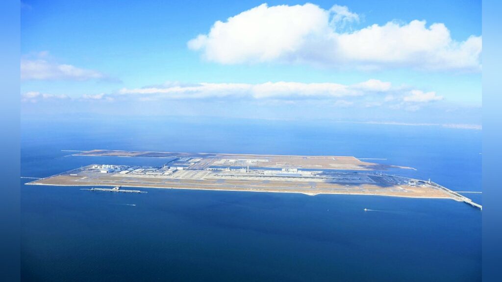 米国から拳銃を隠し持って関空へ、無職男を容疑で逮捕「万博のタイミングで日本行きを決めた」 - 読売新聞オンライン