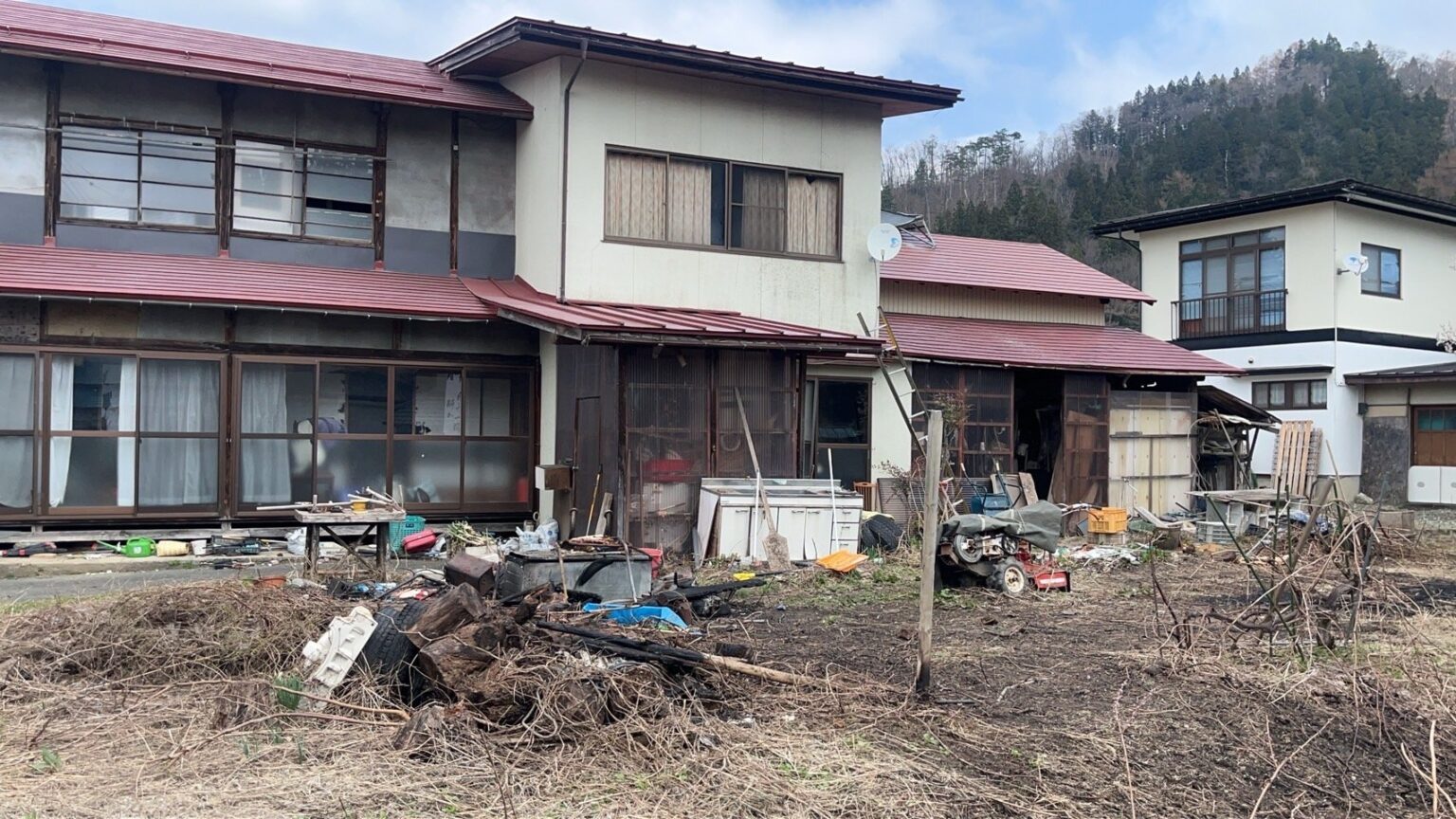 住宅敷地でごみや下草燃え 倒れていた男性（75）が焼死 ごみを焼いていて男性に燃え移ったか?（山形・村山市）（テレビユー山形） - Yahoo!ニュース - Yahoo!ニュース